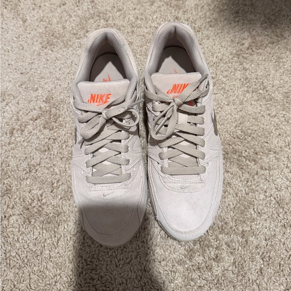 Women’s Nike Aur Max Command - Picture 6 of 7